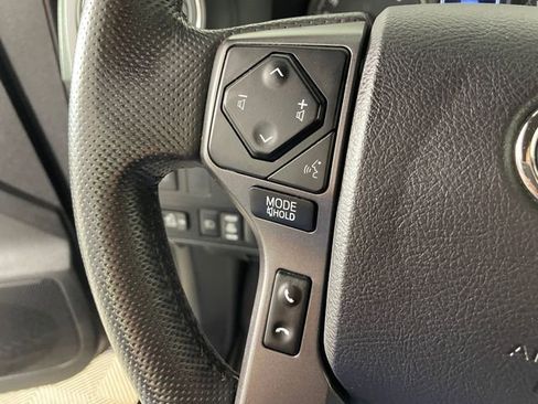 Used 2022 Toyota Tacoma TRD Off-Road w/ Technology Package AWD/4WD image 14