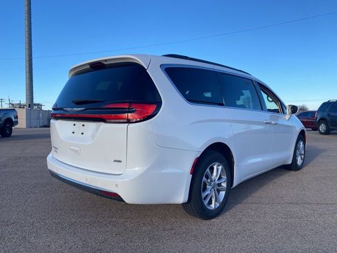 Used 2021 Chrysler Pacifica Touring w/ Cold Weather Group image 11