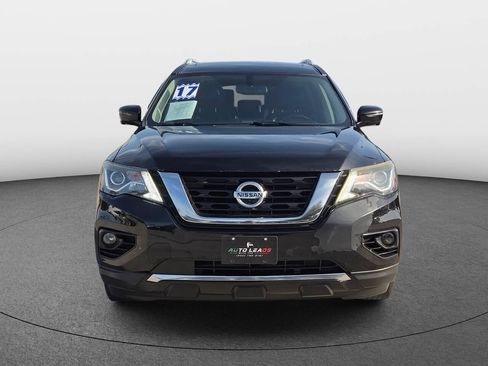 Used 2017 Nissan Pathfinder Platinum FWD image 3