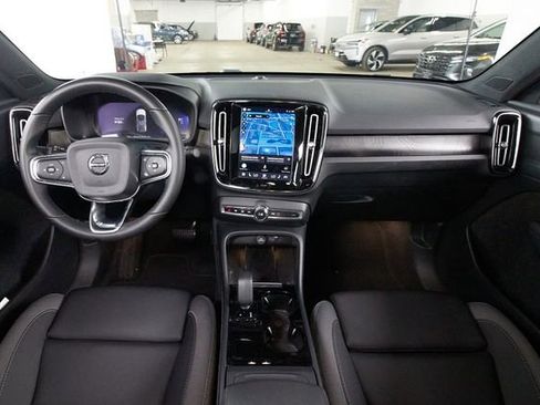 Used 2023 Volvo C40 Recharge Core AWD/4WD image 6