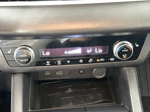 Used 2022 Mitsubishi Outlander SE AWD/4WD image 15