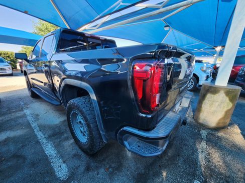Used 2022 GMC Sierra 1500 AT4 w/ AT4 Premium Package AWD/4WD image 3
