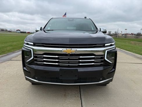 Used 2025 Chevrolet Suburban Premier RWD image 12
