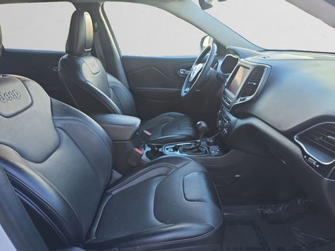 Used 2023 Jeep Cherokee Altitude Lux image 15