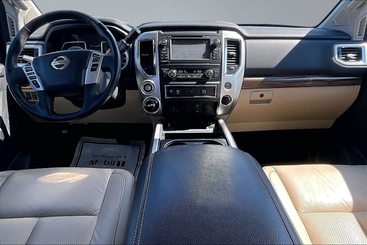 Used 2018 Nissan Titan SL w/ Chrome Package AWD/4WD image 17