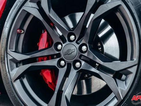 Used 2019 Chevrolet Camaro SS image 3