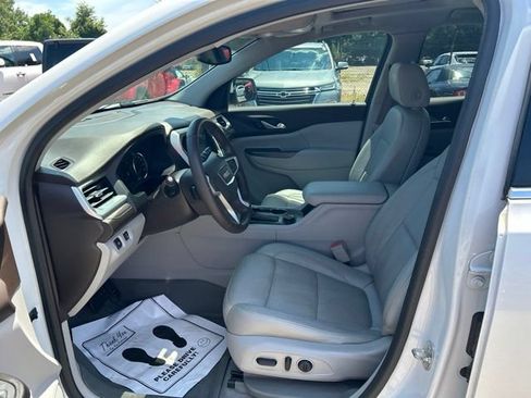 Used 2019 GMC Acadia SLT w/ LPO, Floor Liner Package FWD image 24