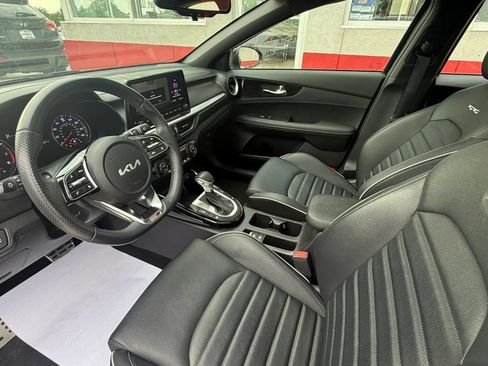 Used 2023 Kia Forte GT-Line w/ GT-Line Premium Package FWD image 9