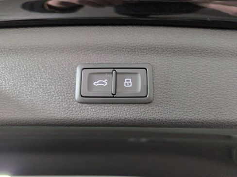 Used 2024 Audi Q3 2.0T Premium Plus image 35