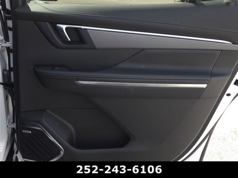 Used 2025 Buick Enclave Sport Touring w/ Super Cruise Package FWD image 42