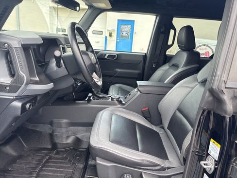 Used 2023 Ford Bronco Big Bend w/ Sasquatch Package AWD/4WD image 9
