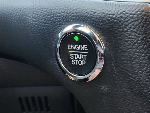 Used 2023 Ford Edge SEL image 16