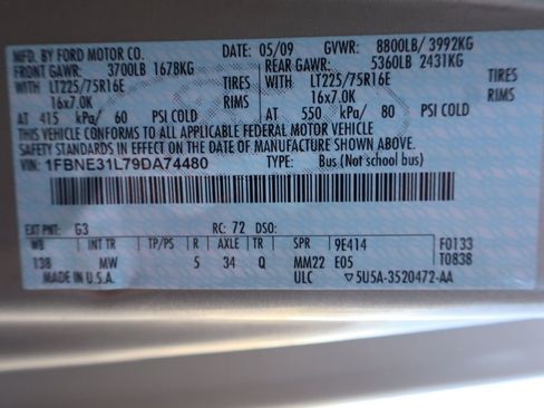 Used 2009 Ford E-350 and Econoline 350 Super Duty Wagon image 46