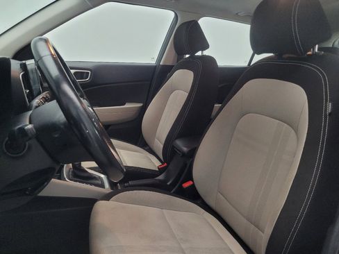 Used 2020 Hyundai Venue SEL w/ Convenience Package FWD image 17