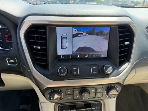 Used 2022 GMC Acadia Denali w/ Denali Ultimate Package AWD/4WD image 16