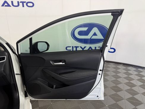 Used 2022 Toyota Corolla LE image 15