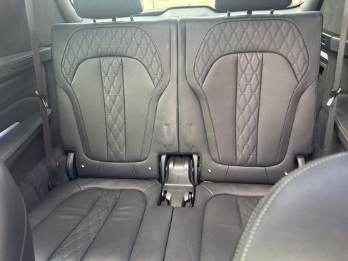 Used 2021 BMW X7 M50i w/ Dynamic Handling Package AWD/4WD image 16