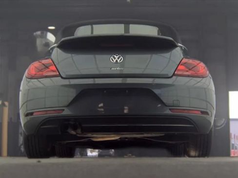 Used 2017 Volkswagen Beetle 1.8T Classic FWD image 7