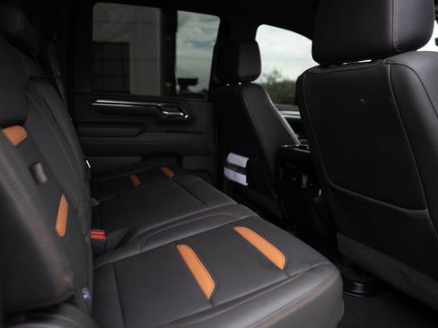 Used 2024 GMC Sierra 3500 AT4 w/ Technology Package AWD/4WD image 14