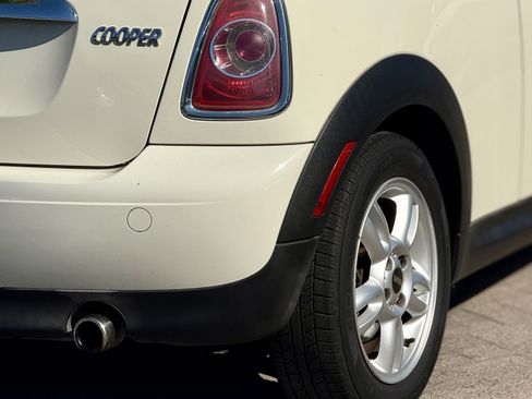 Used 2011 MINI Cooper Hardtop FWD image 13