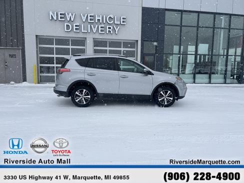 Used 2017 Toyota RAV4 XLE image 10