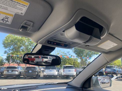 Used 2024 GMC Terrain SLE image 31