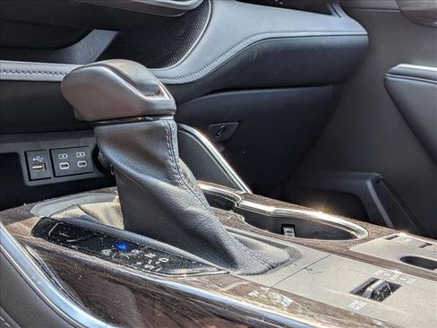 Used 2023 Toyota Highlander Platinum image 13