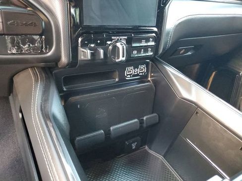 Used 2024 RAM 3500 Limited AWD/4WD image 23