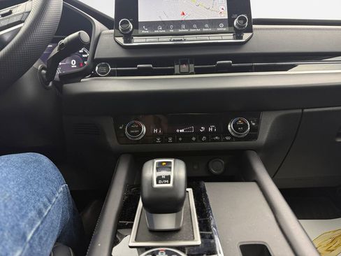 Used 2024 Mitsubishi Outlander SE image 22