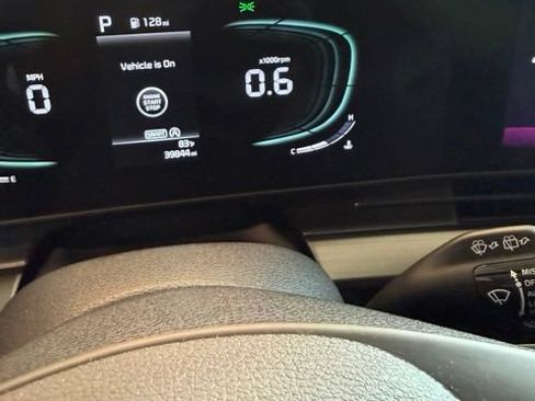 Used 2025 Kia Sportage EX AWD/4WD image 10
