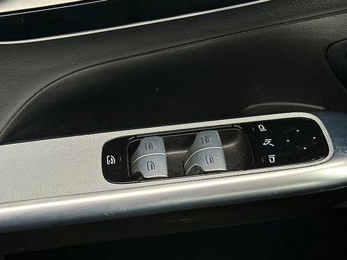 Certified 2023 Mercedes-Benz GLC 300 image 25