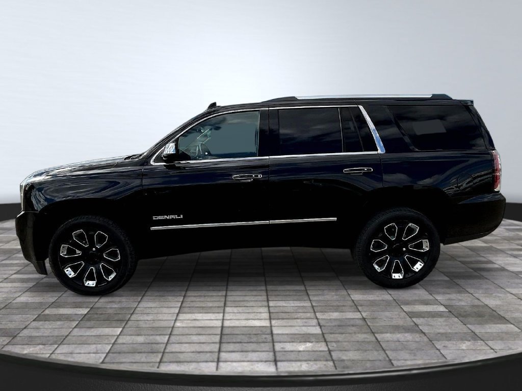 Used 2019 GMC Yukon Denali w/ Denali Ultimate Black Edition AWD/4WD image 4