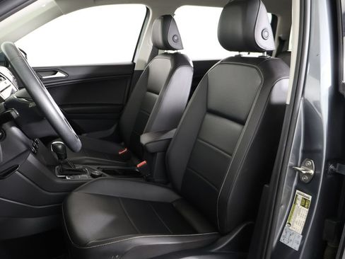 Used 2021 Volkswagen Tiguan SE AWD/4WD image 28