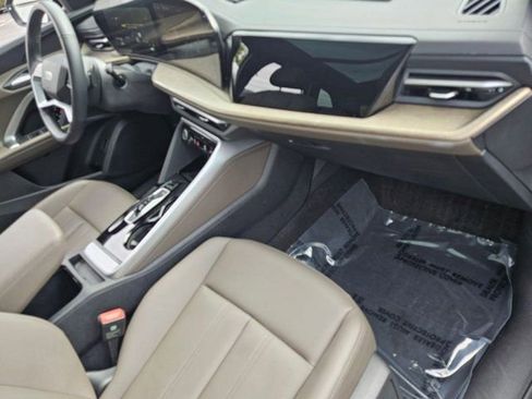 Used 2025 Audi Q5 Premium w/ Convenience Package AWD/4WD image 18