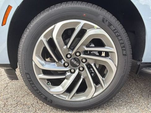 New 2027 Lincoln Navigator Premiere RWD image 12