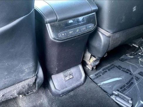Used 2023 Toyota Highlander XSE FWD image 10