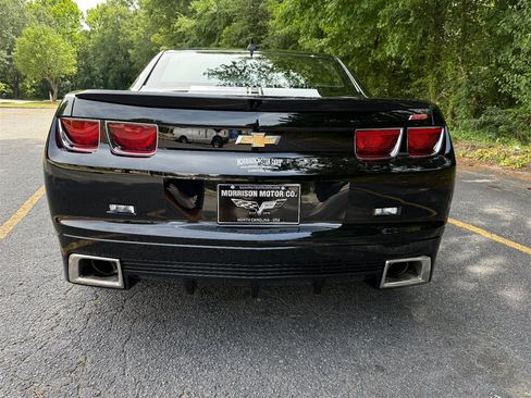 Used 2010 Chevrolet Camaro SS RWD image 25