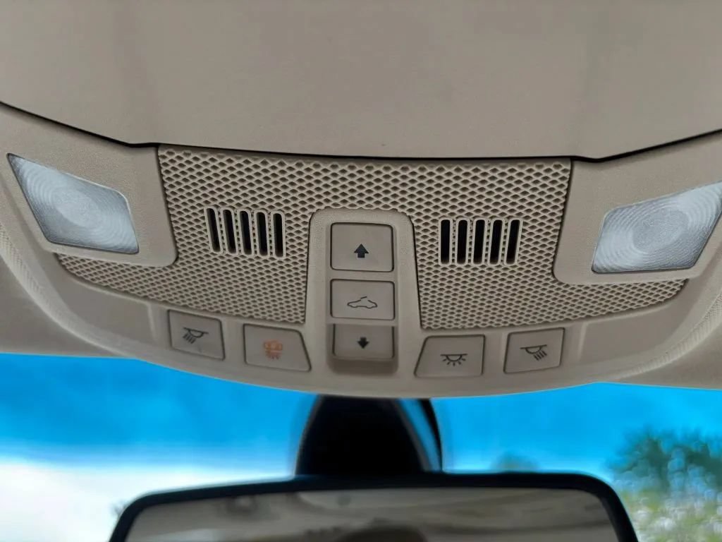 Used 2018 Lincoln MKZ Select w/ Select Plus Package AWD/4WD image 27