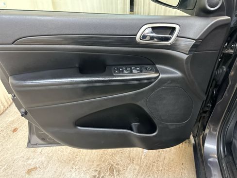 Used 2020 Jeep Grand Cherokee Altitude image 26