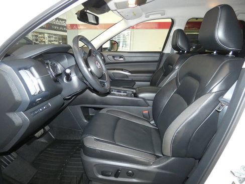 Used 2022 Nissan Pathfinder SL image 10