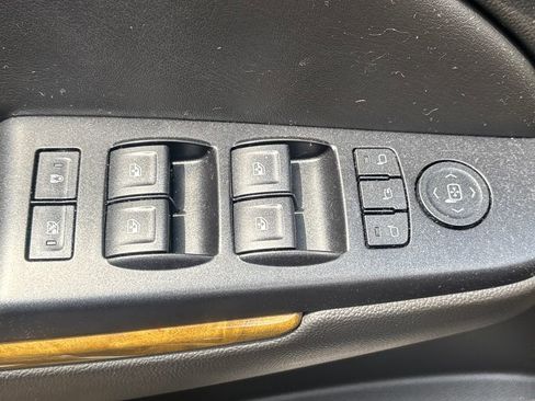 Used 2017 GMC Yukon Denali image 6