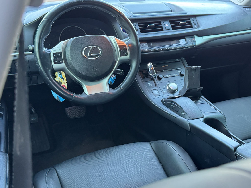 Used 2011 Lexus CT 200h Premium w/ Premium Audio Pkg FWD image 7