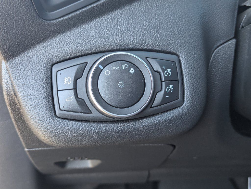 Used 2018 Ford Escape SE w/ SE Sport Appearance Package AWD/4WD image 22