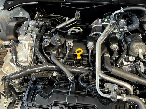 New 2025 Nissan Altima 2.5 SR image 17