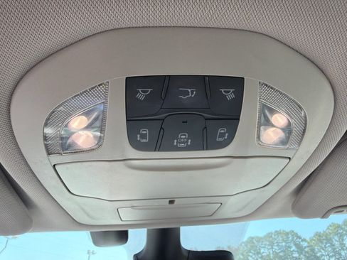 Used 2018 Chrysler Pacifica Touring-L Plus w/ Advanced Safetytec Group FWD image 25