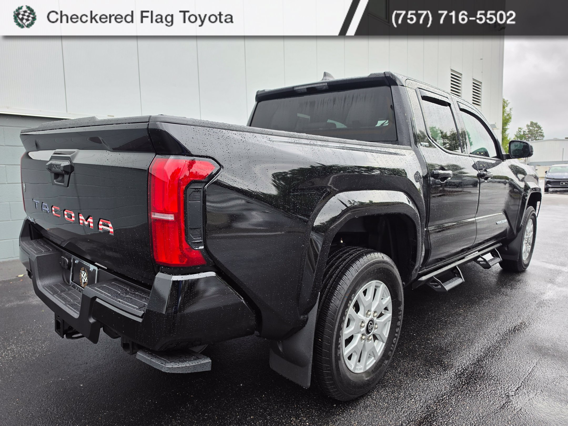 Used 2025 Toyota Tacoma SR5 AWD/4WD image 5