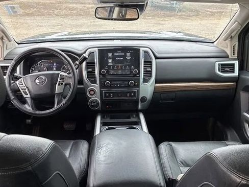 Used 2020 Nissan Titan SL w/ Moonroof Package image 14