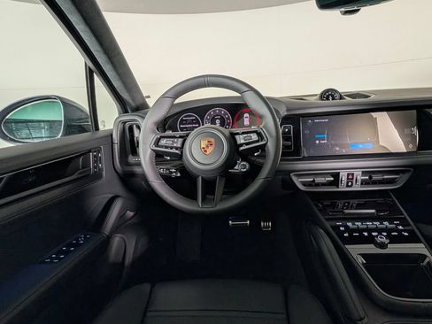 New 2026 Porsche Cayenne GTS AWD/4WD image 21
