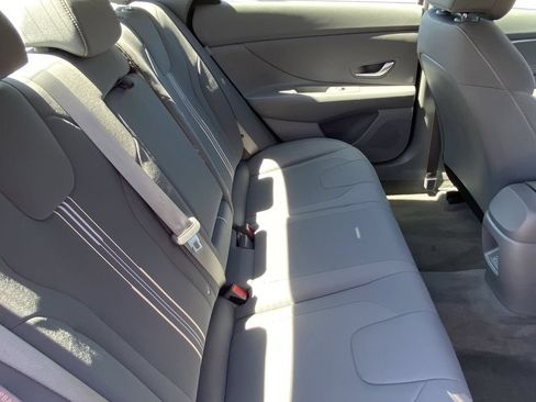 Used 2025 Hyundai Elantra SEL FWD image 18