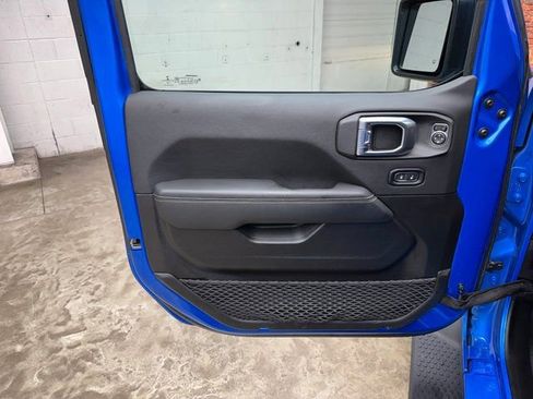 Used 2022 Jeep Wrangler Unlimited Sahara w/ Cold Weather Group image 11